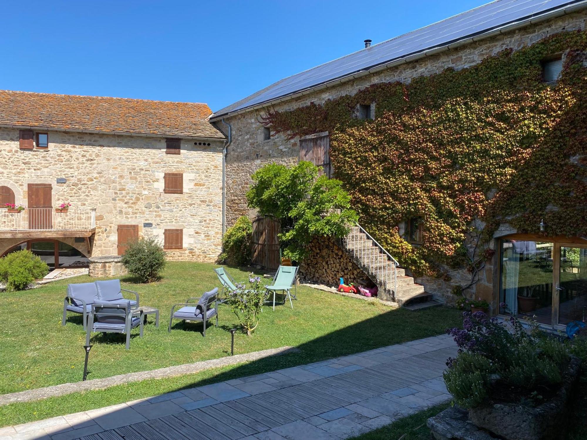 Les Caselles, Gite Et Maison D'Hotes Saint-Beauzely Kültér fotó