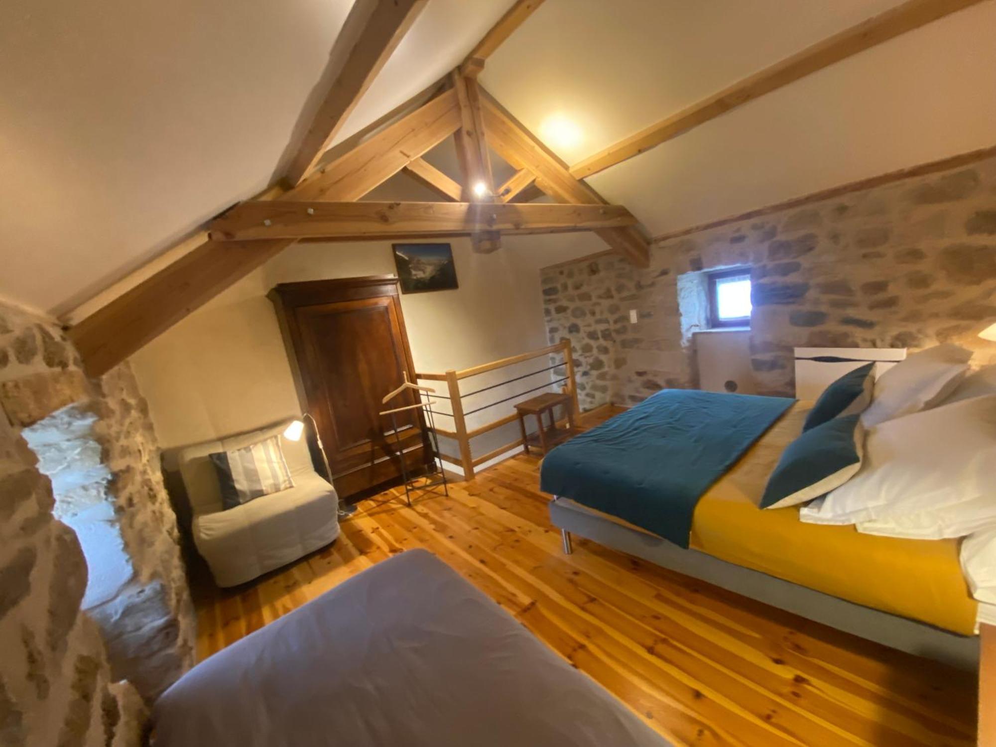 Les Caselles, Gite Et Maison D'Hotes Saint-Beauzely Kültér fotó