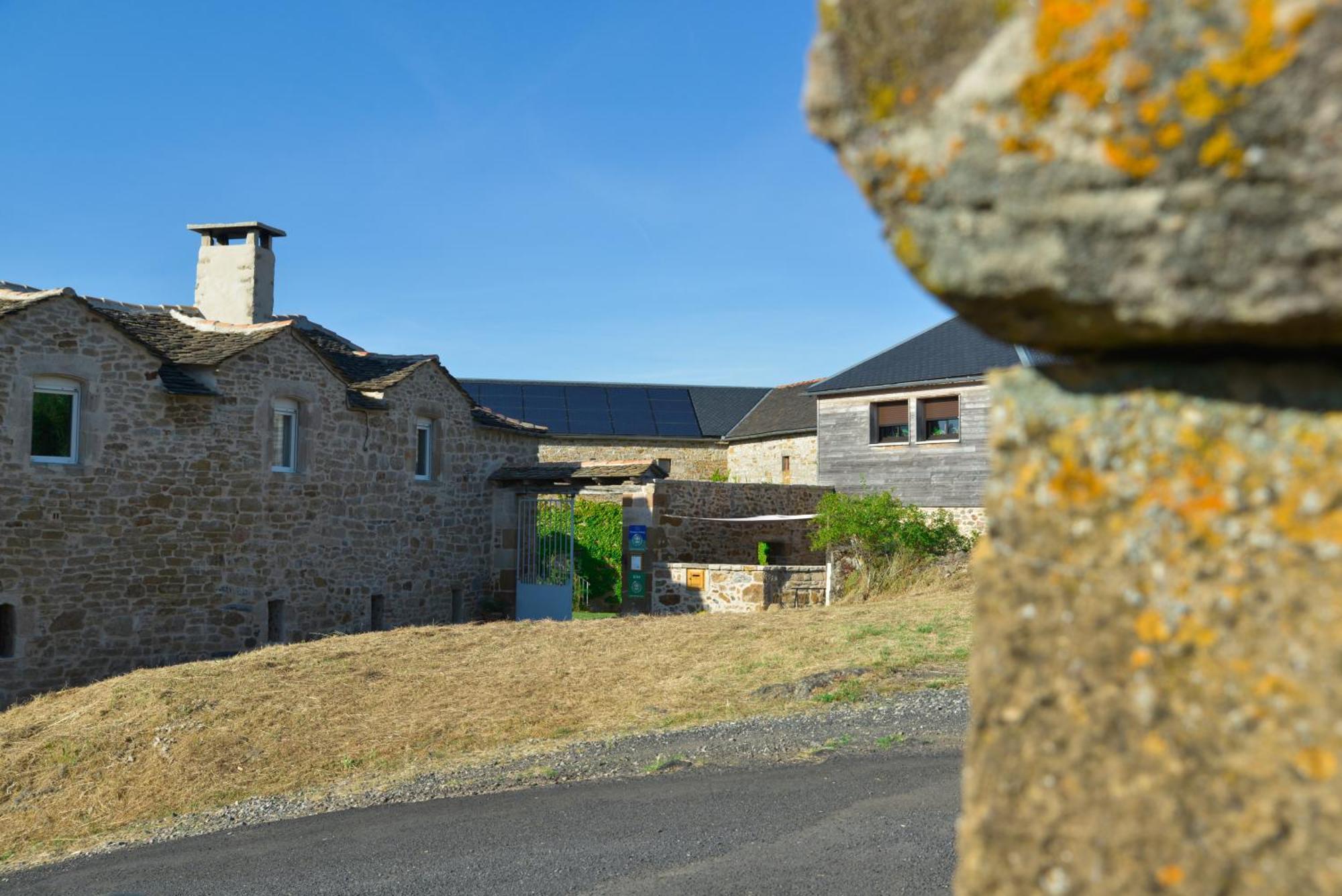 Les Caselles, Gite Et Maison D'Hotes Saint-Beauzely Kültér fotó