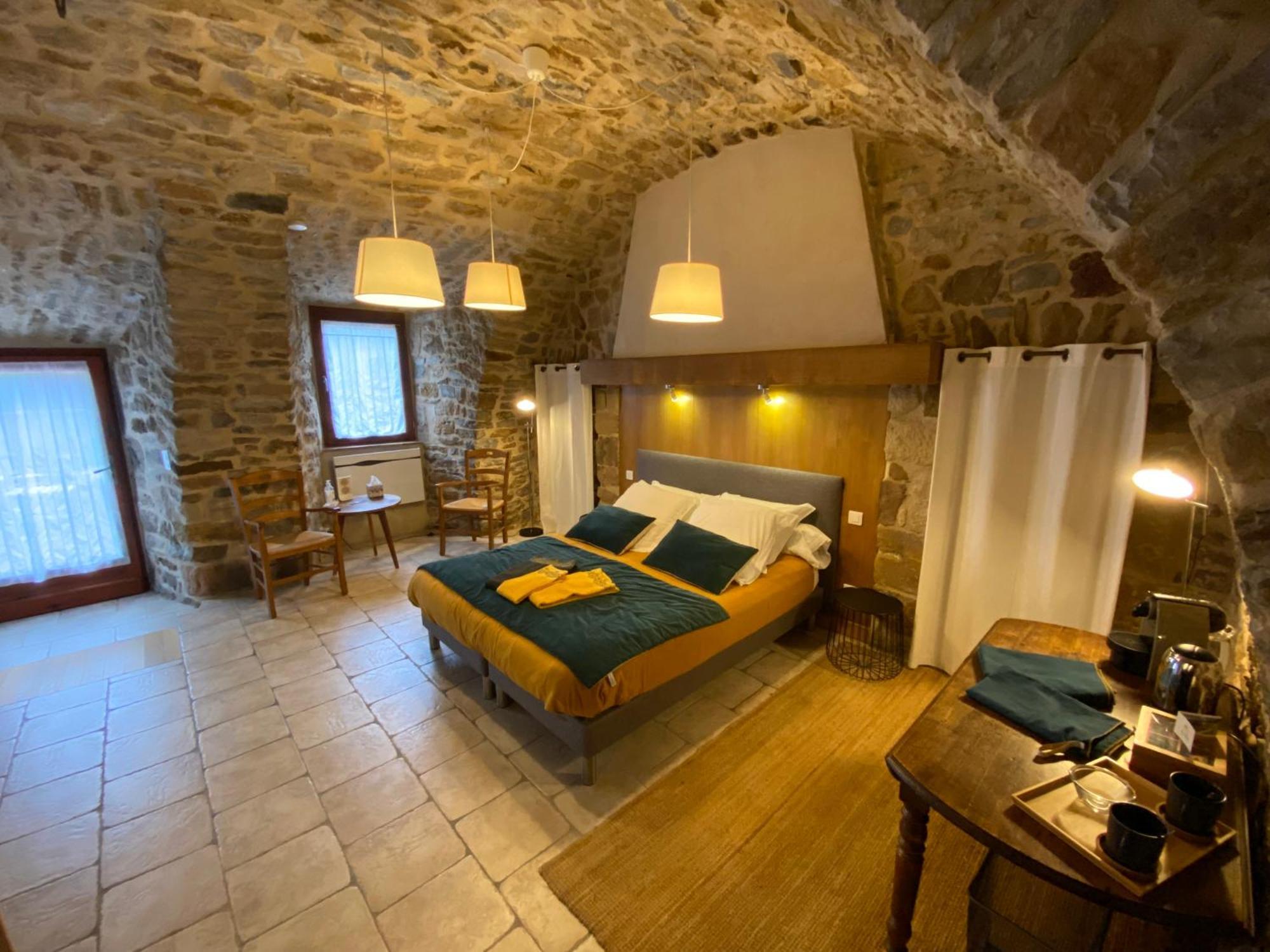 Les Caselles, Gite Et Maison D'Hotes Saint-Beauzely Kültér fotó