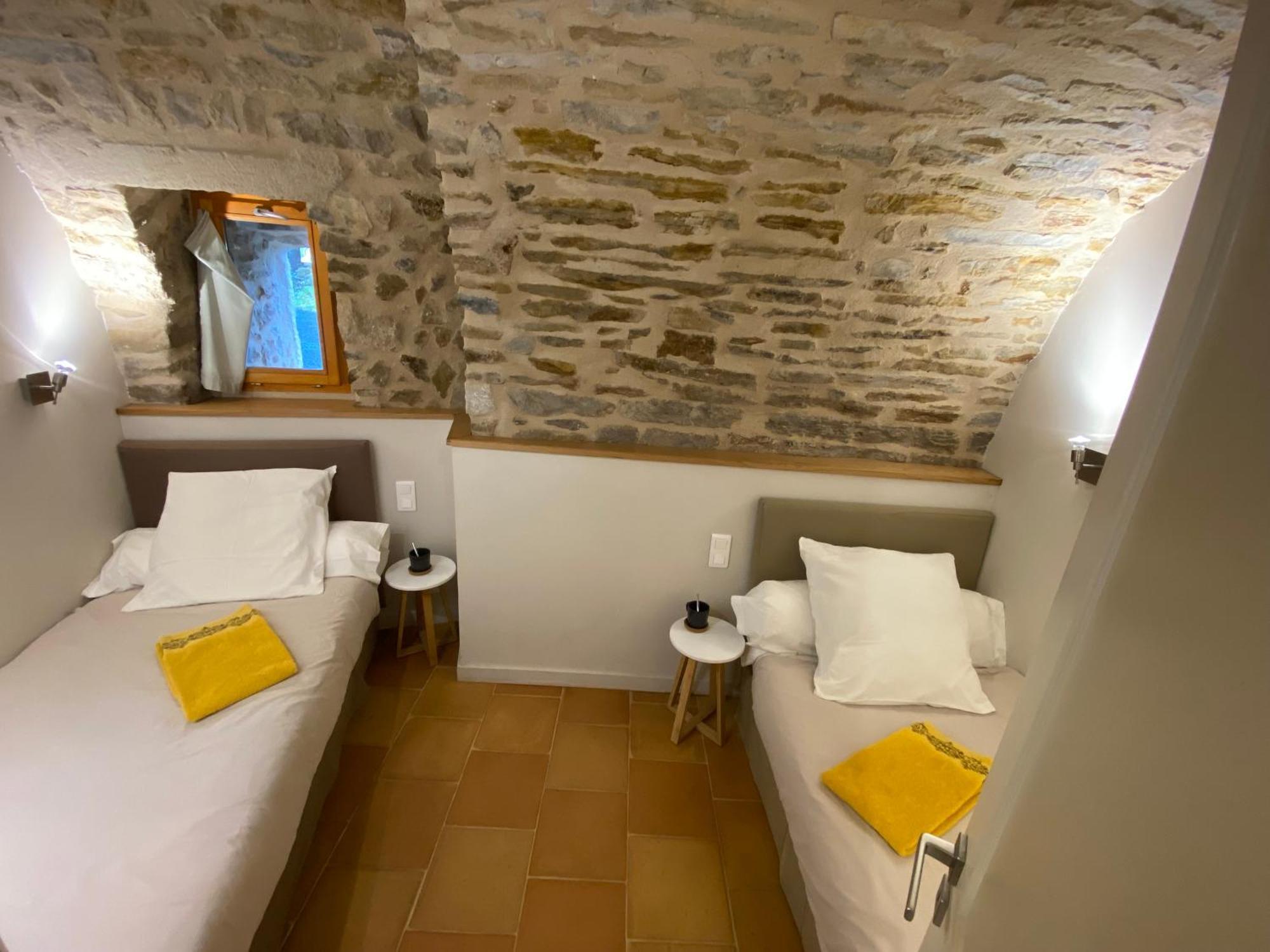 Les Caselles, Gite Et Maison D'Hotes Saint-Beauzely Kültér fotó