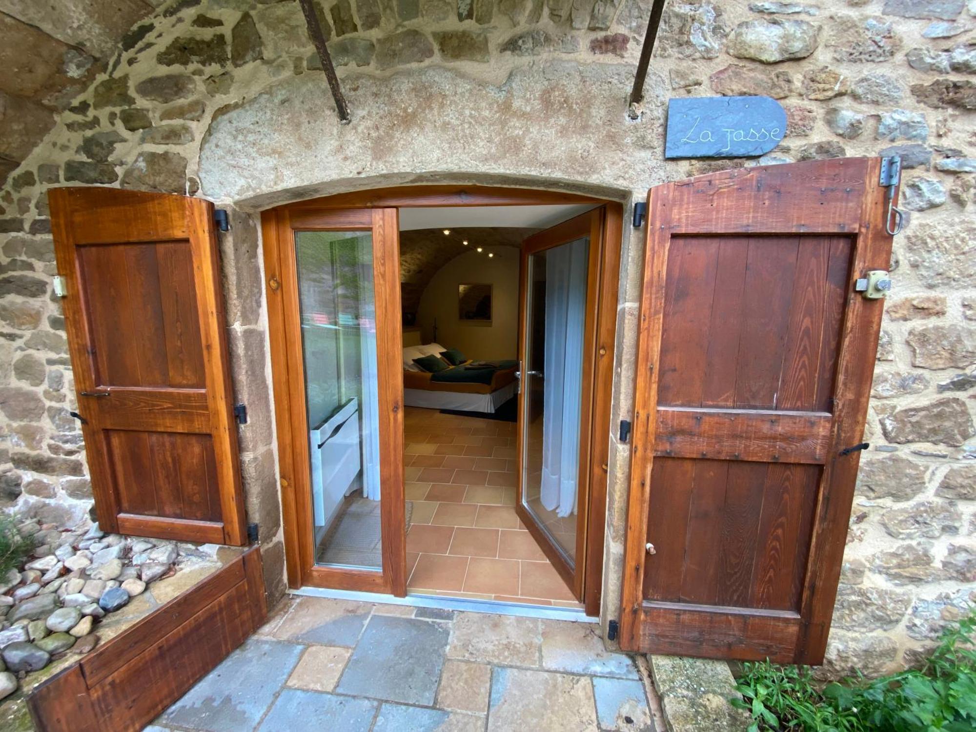 Les Caselles, Gite Et Maison D'Hotes Saint-Beauzely Kültér fotó