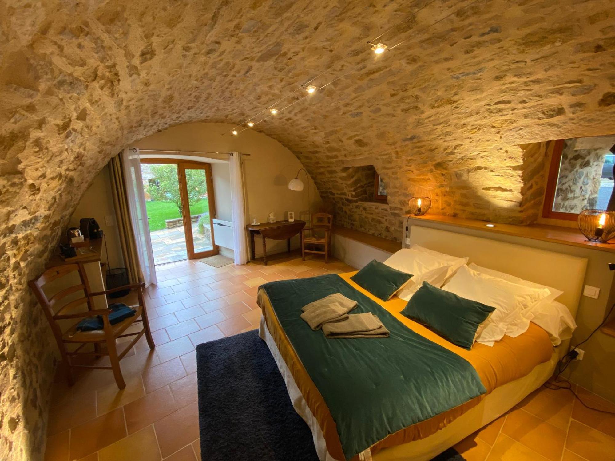 Les Caselles, Gite Et Maison D'Hotes Saint-Beauzely Kültér fotó